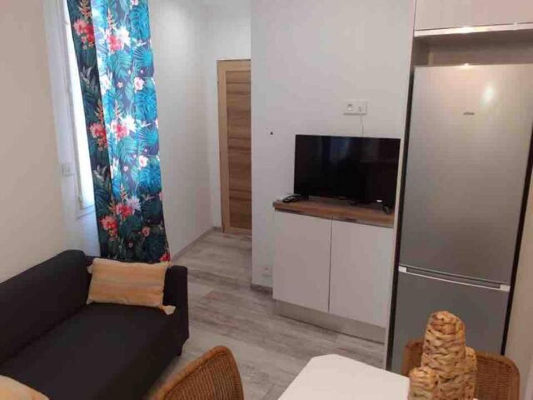 Le Studio D'Auguste- Coeur De Nimes-Chaleureux-Emplacement Ideal Nîmes Exterior foto